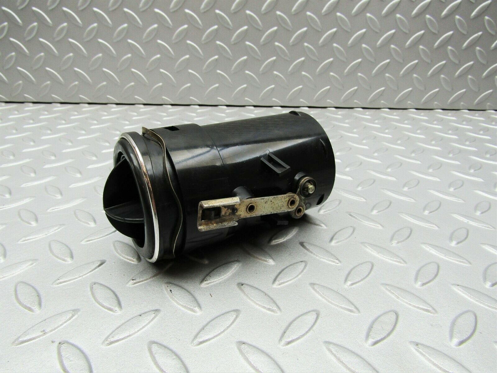 3280 Mercedes-Benz W115 220D Dash Air Vent Right Side