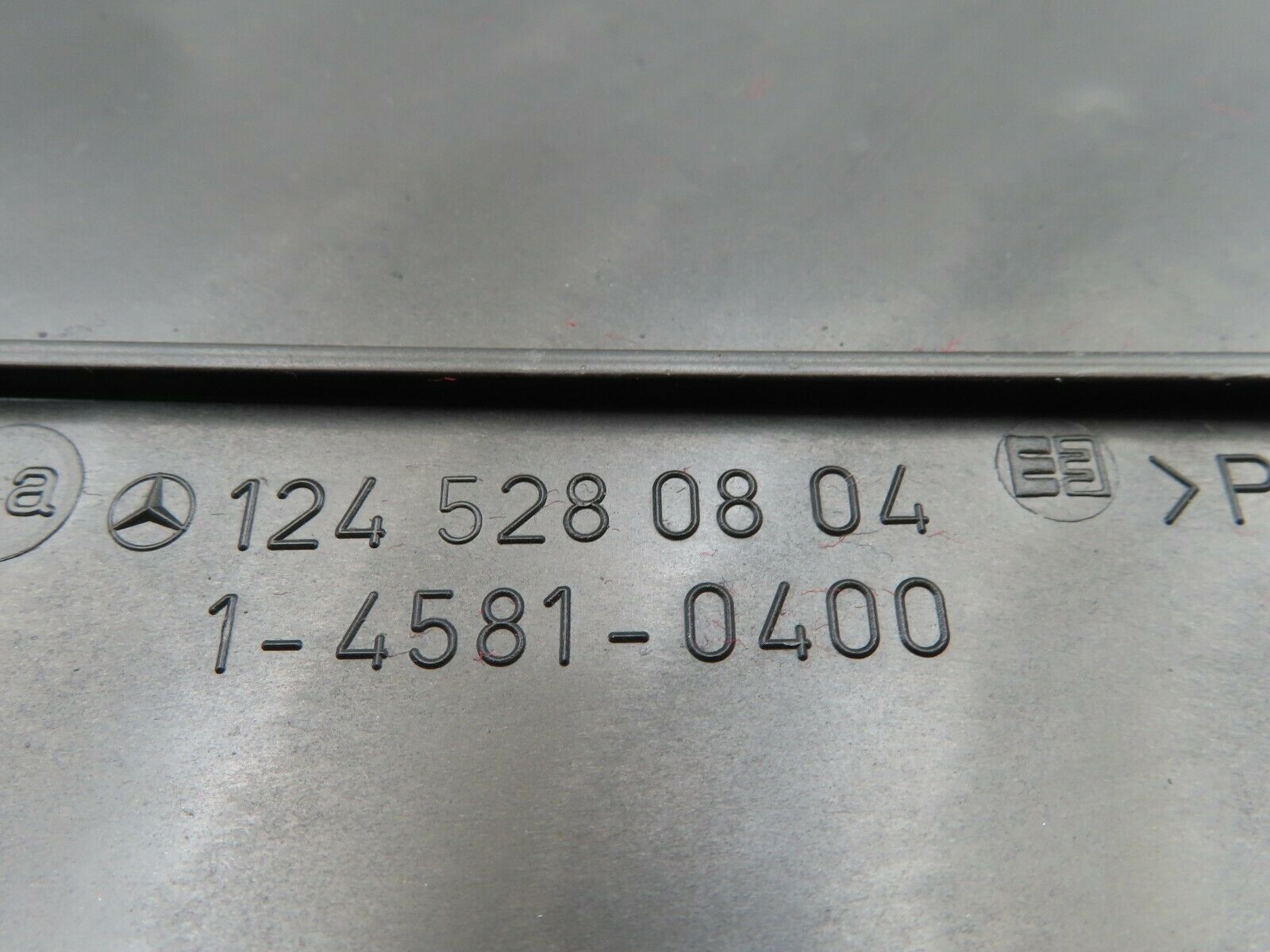 6570 Mercedes-Benz S124 E220 Wagon Air Intake Suction Pipe 1245280804