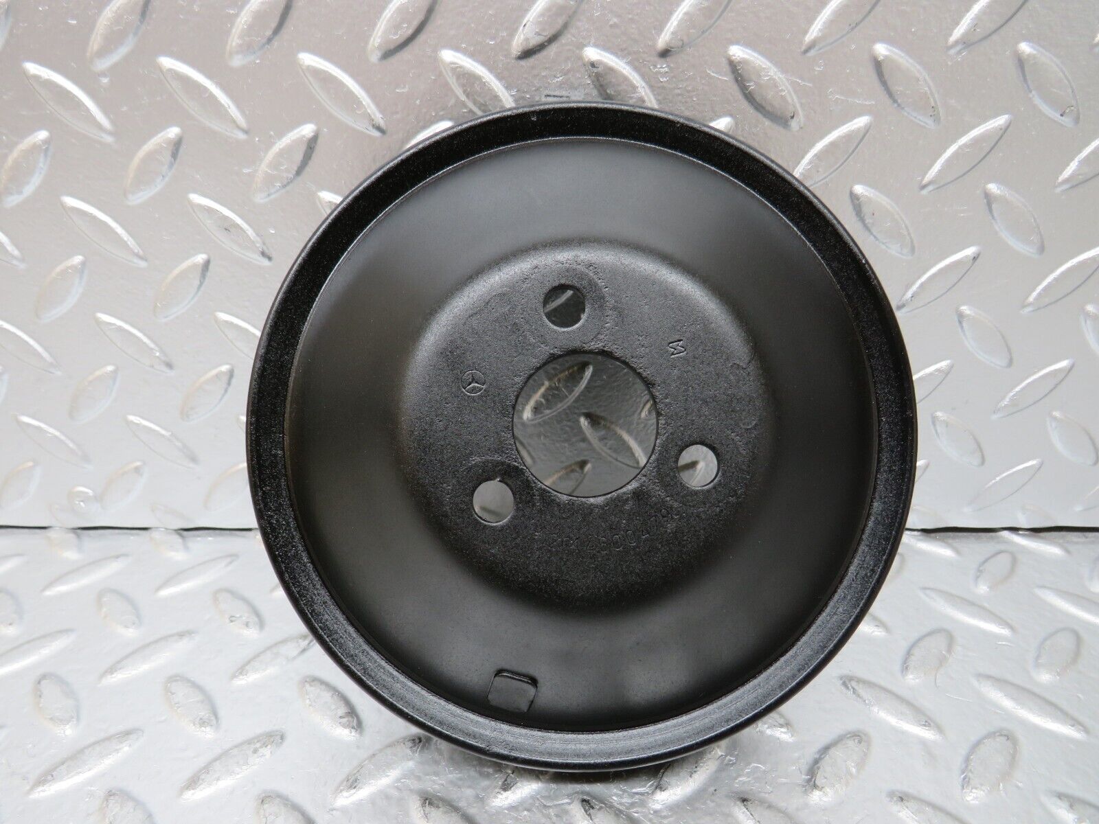 25372 Mercedes-Benz W201 190D Steering Pump Pulley 2014600479