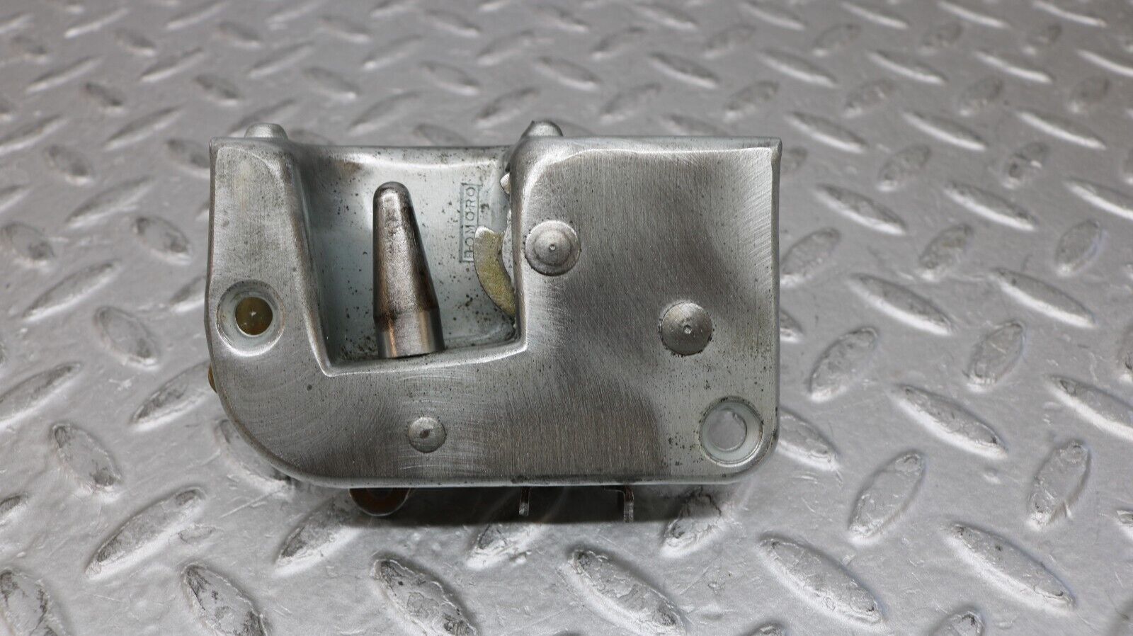 37267 Mercedes-Benz W109 300SEL Front Left Door Lock Mechanism