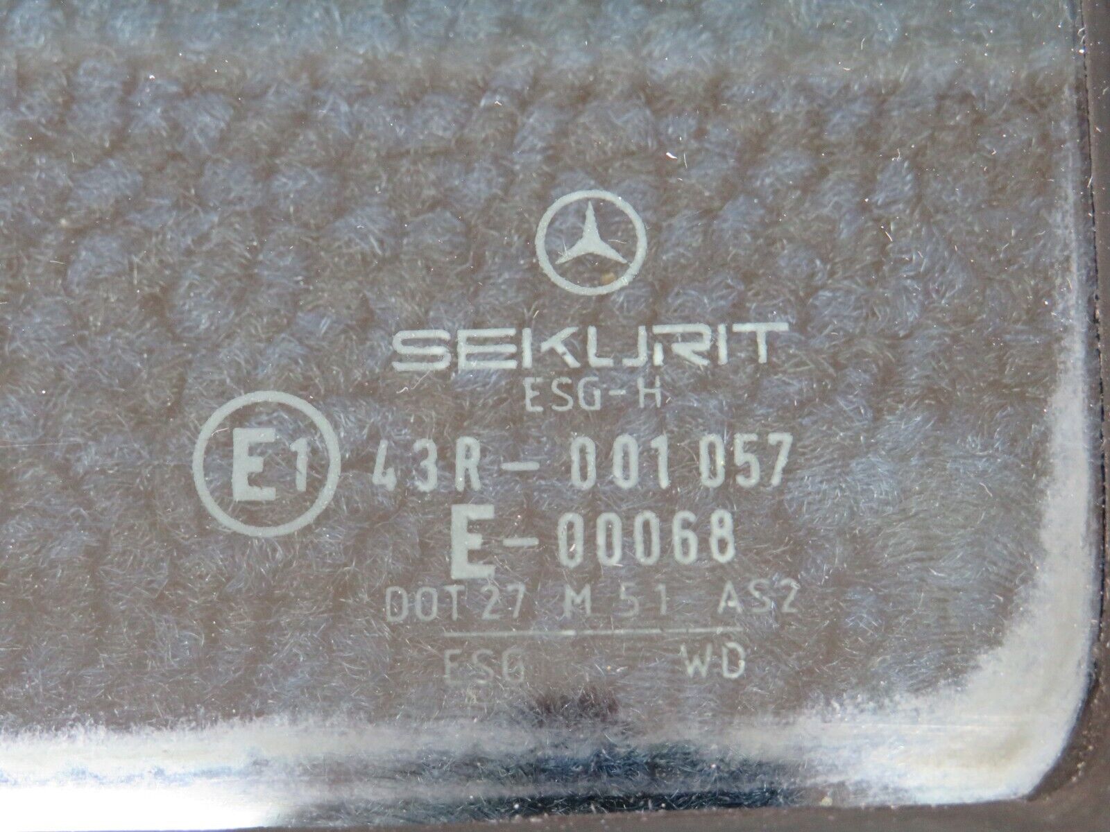 0626 Mercedes-Benz W123 230E Right Rear Door Quarter Glass 1237350224