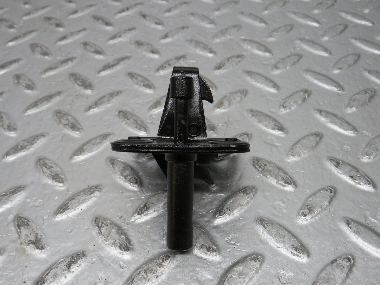 31995 Mercedes-Benz W123 230E Bonnet Lock Latch