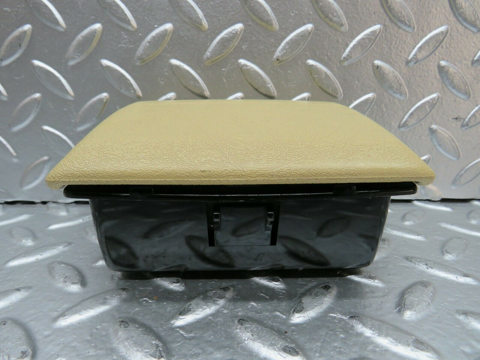 24004 Mercedes-Benz W123 280E Rear Door Ashtray Beige