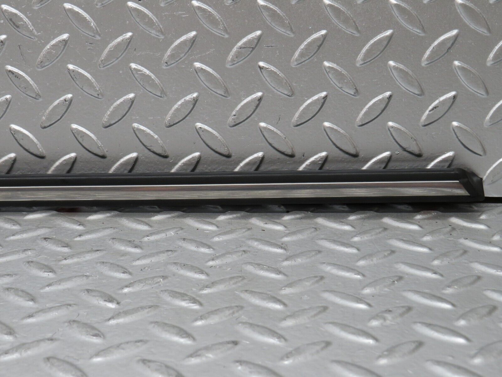 28238 Mercedes-Benz S123 240D Wagon Front Left Door Centre Moulding Trim