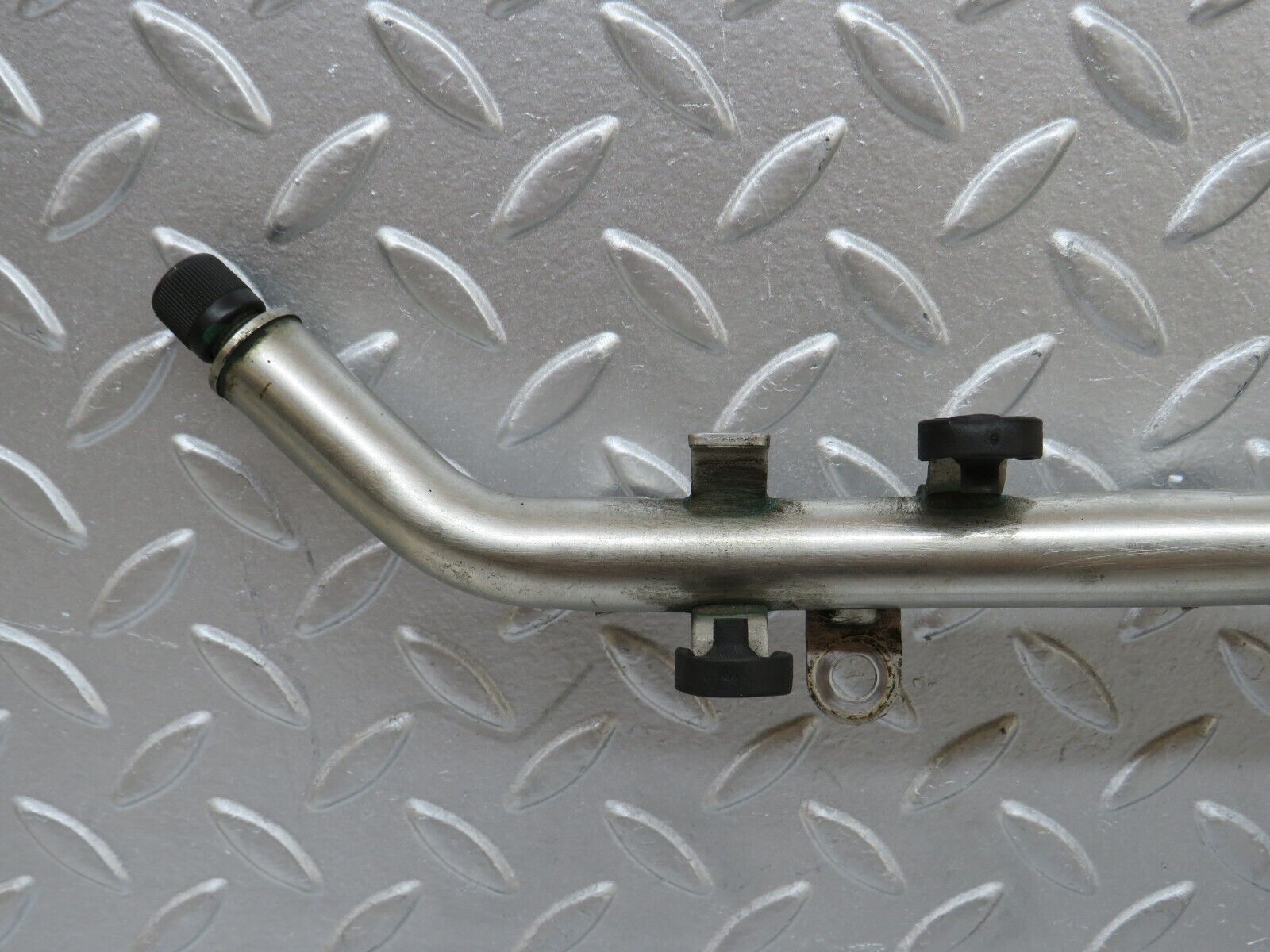 35018 Mercedes-Benz W210 320E Fuel Injector Rail 0280151080 1120700595