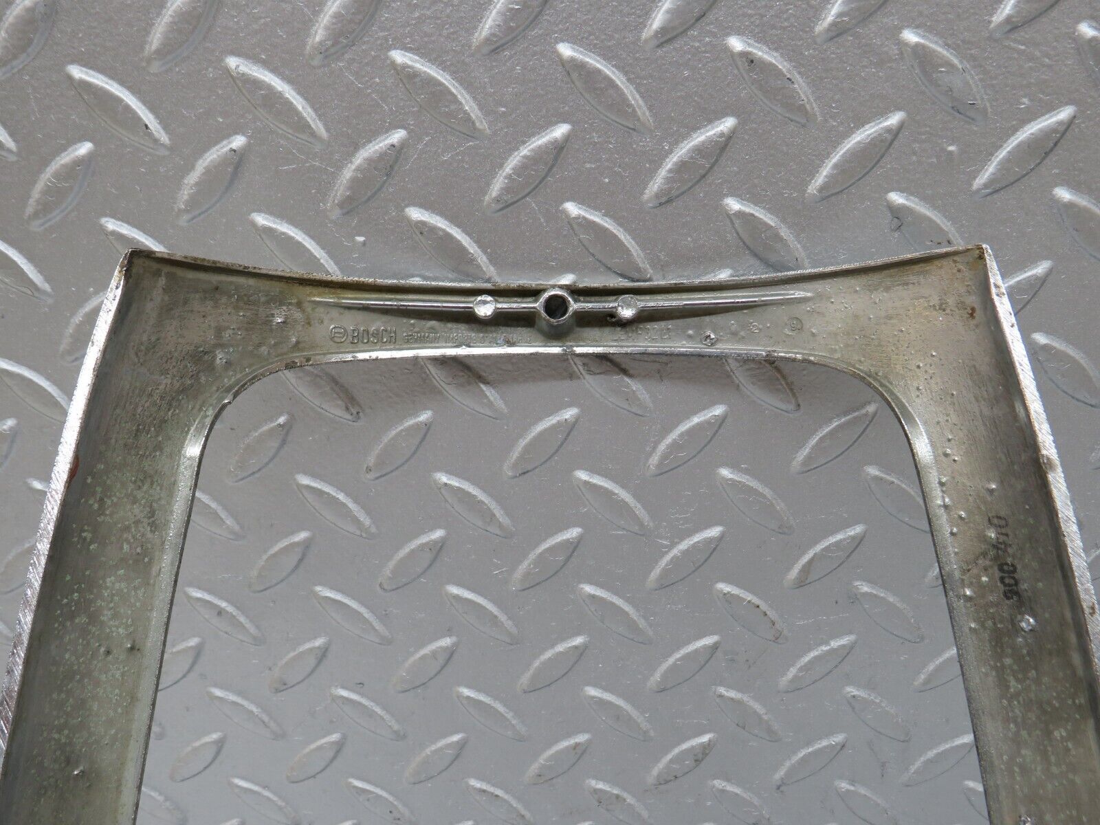 35753 Mercedes-Benz W108 Headlight Chrome Frame