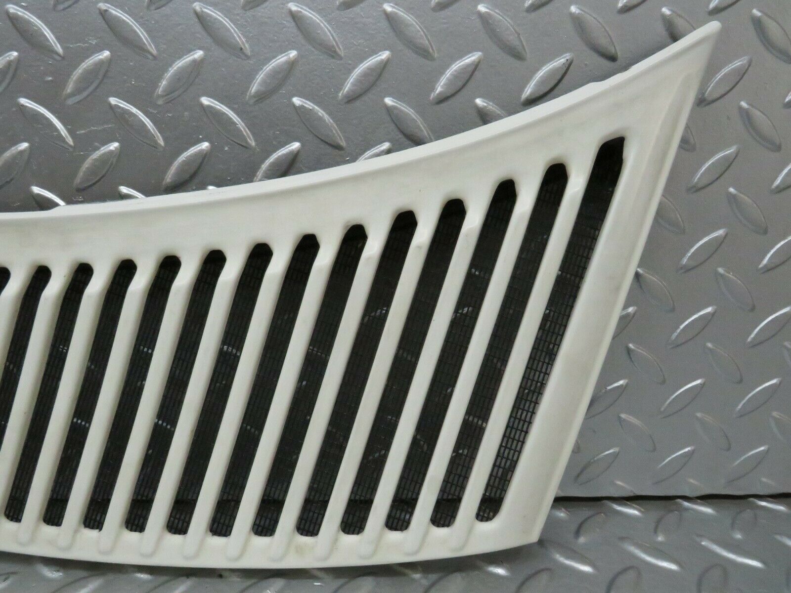 23741 Mercedes-Benz C107 450SLC Coupe Air Intake Grill Left Side