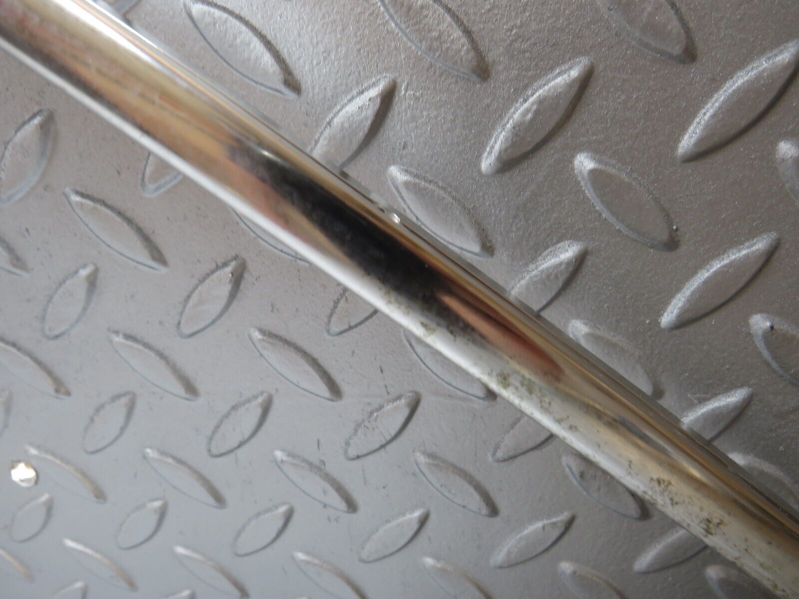 37027 Mercedes-Benz C126 420SEC Coupe Roof Chrome Trim Left Side