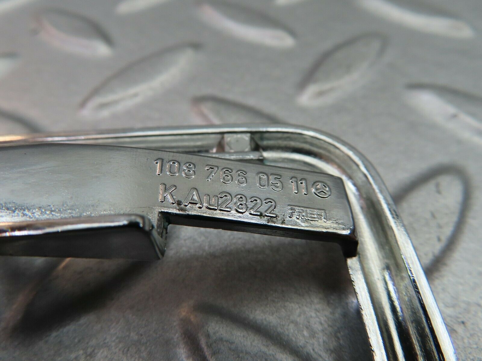 5820 Mercedes-Benz W123 200 Chrome Frame For Door Opener Left 1087660511