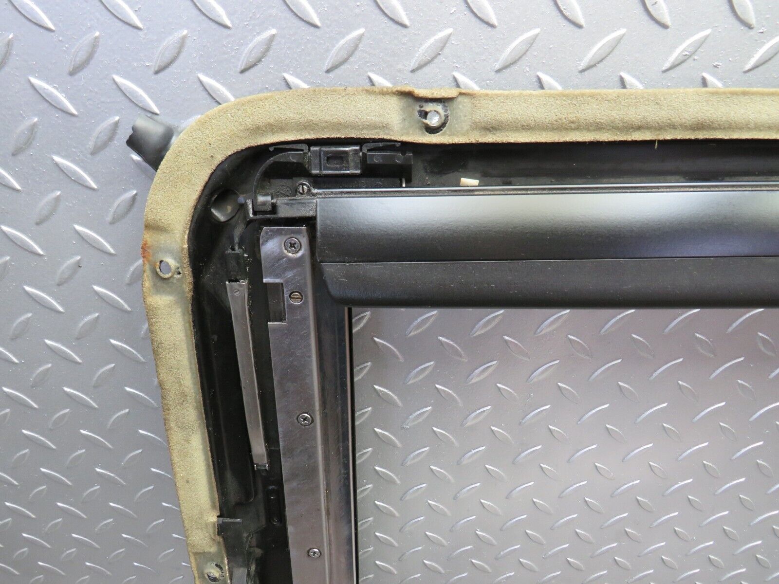 29498 Mercedes-Benz W124 230E Power Sunroof Frame