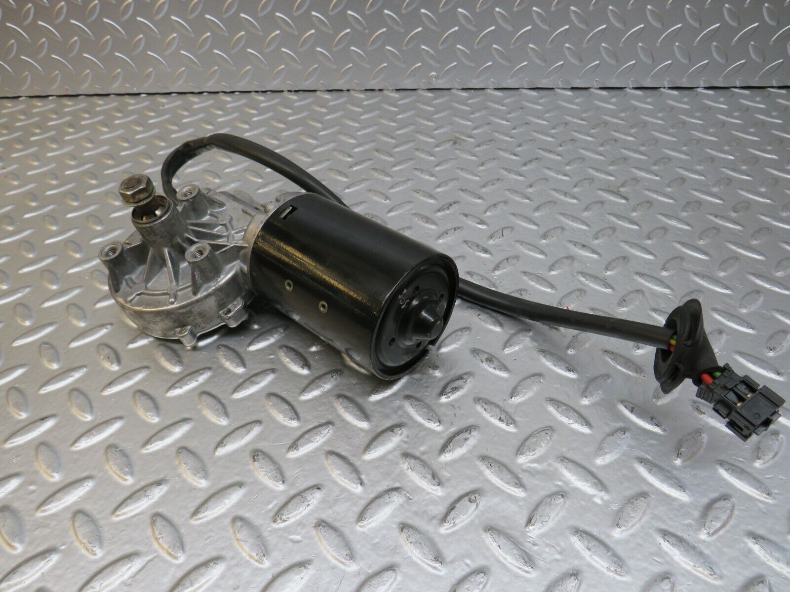 24803 Mercedes-Benz W140 S320 Wiper Motor Bosch 0390341404