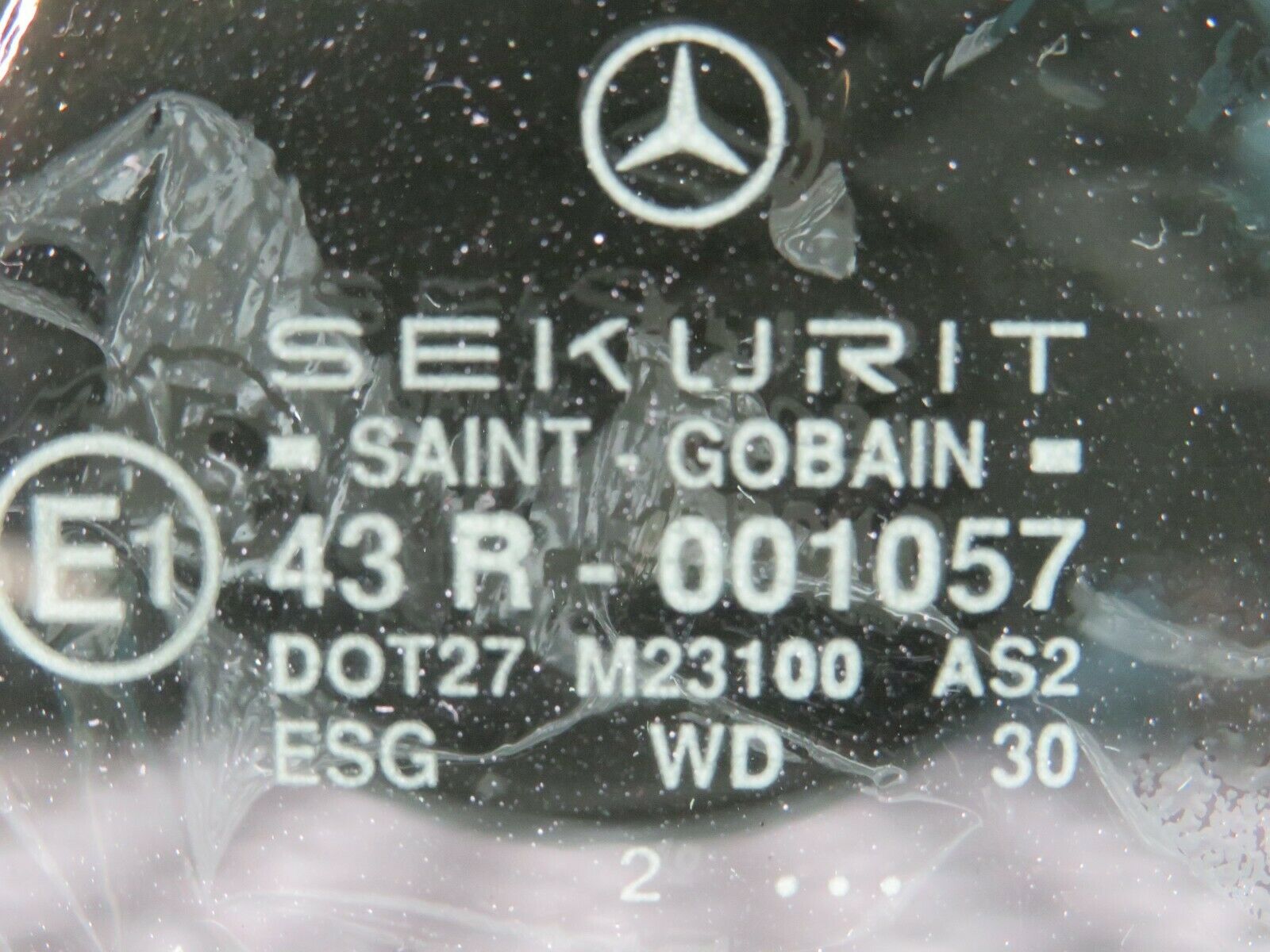 24438 Mercedes-Benz S124 220TE Wagon Quarter Trunk Side Glass