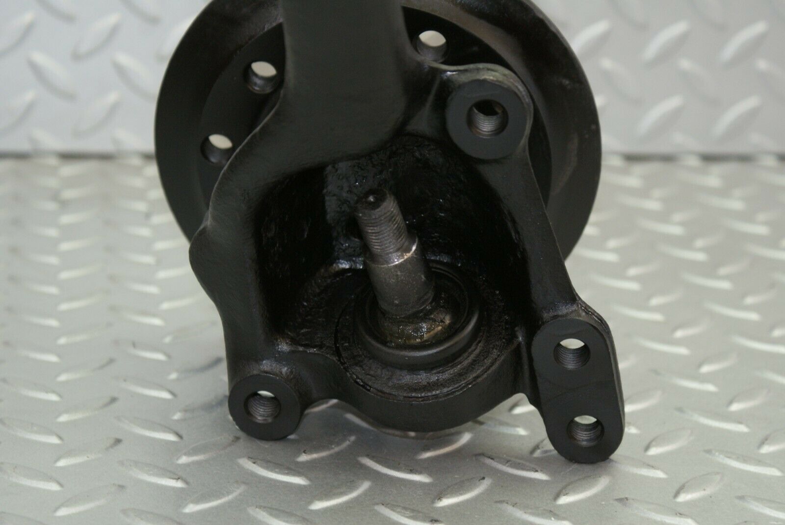 2702 Mercedes-Benz W116 350SE Wheel Hub Front Right