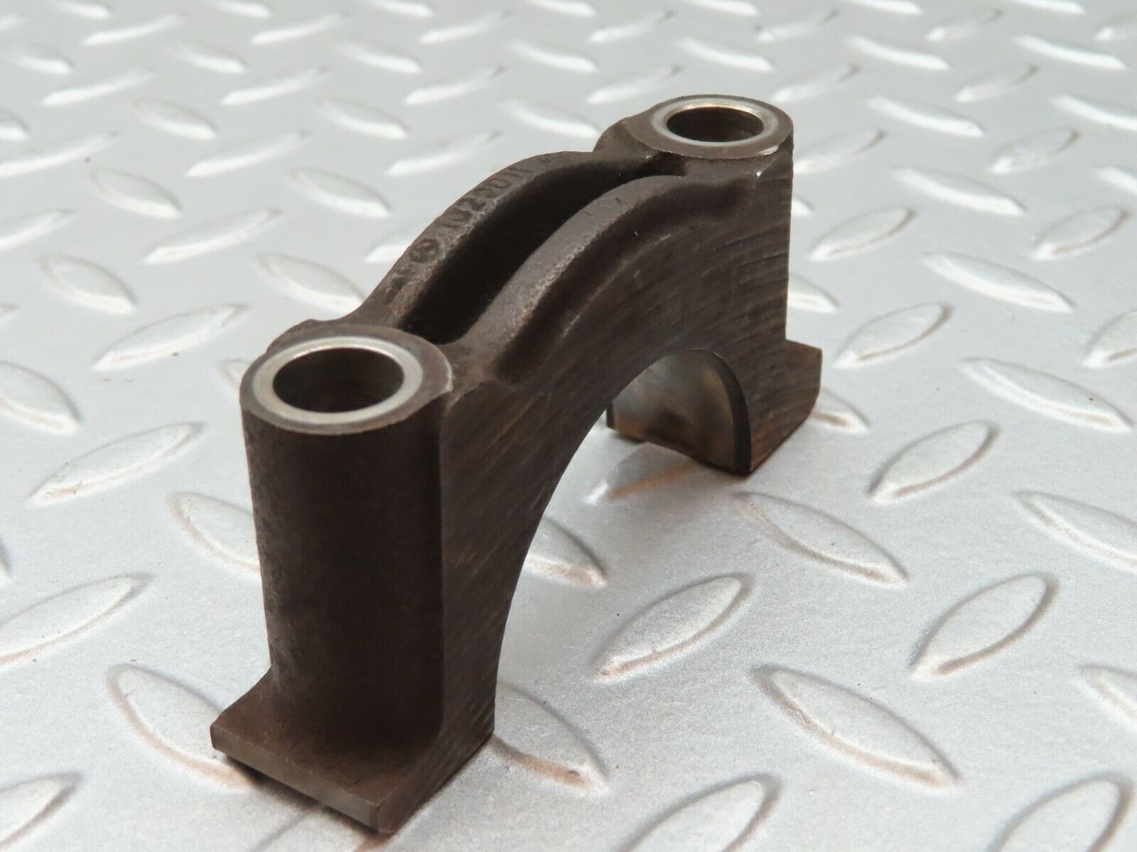 3957 Mercedes-Benz S123 200T Wagon Crankshaft Bearing Holder Block 1020011