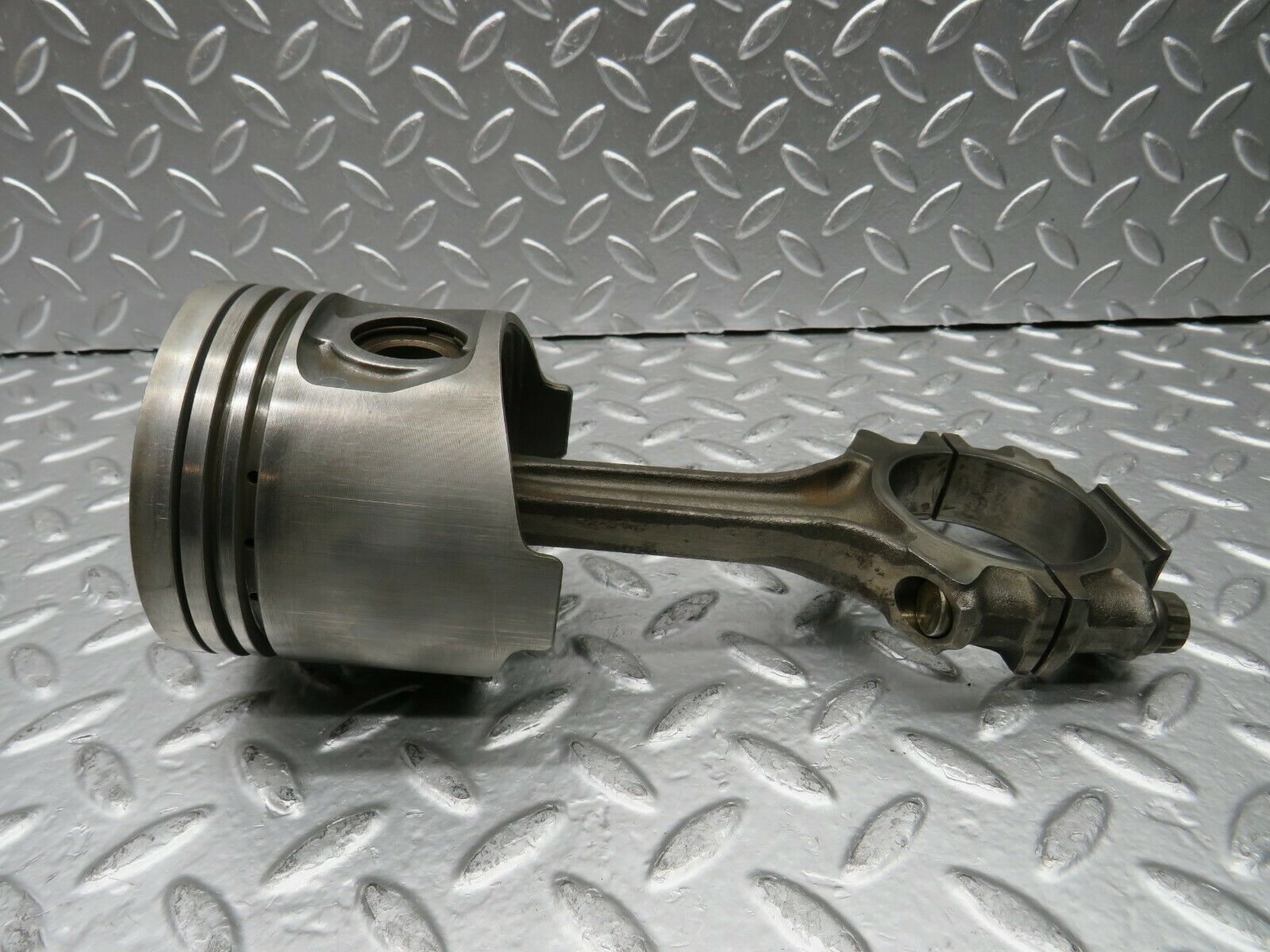 22799 Mercedes-Benz C107 450SLC Coupe Piston With Connecting Rod 92.48 mm