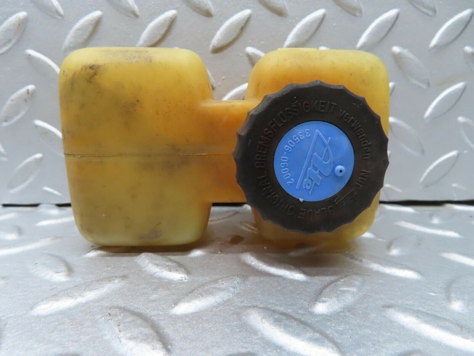 13330 Mercedes-Benz W111 220S Brake Fluid Reservoir Tank