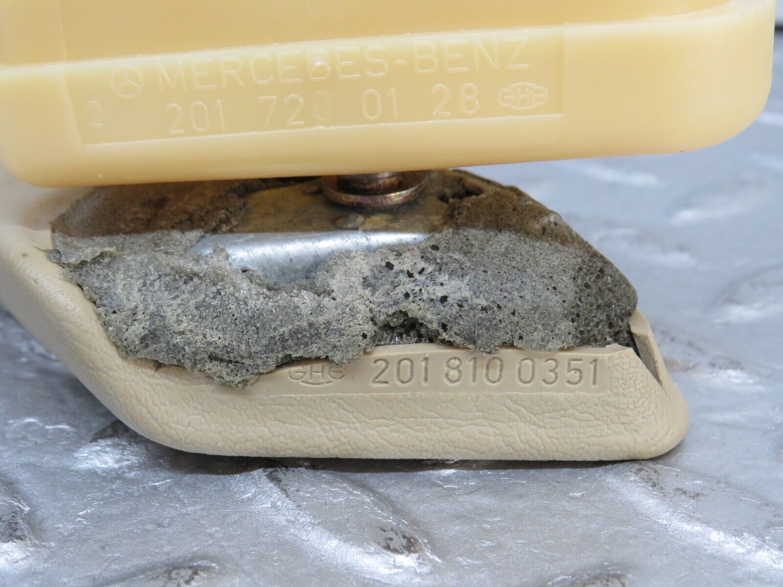 36722 Mercedes-Benz W201 190E 2.0L Interior Door Handle Beige Left 2018100351 2017200128