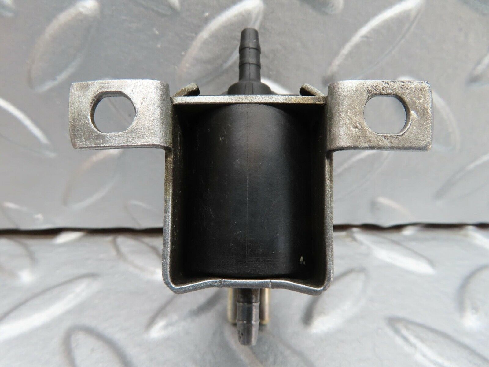 16123 Mercedes-Benz W123 280E Vacuum Solenoid 0015406897