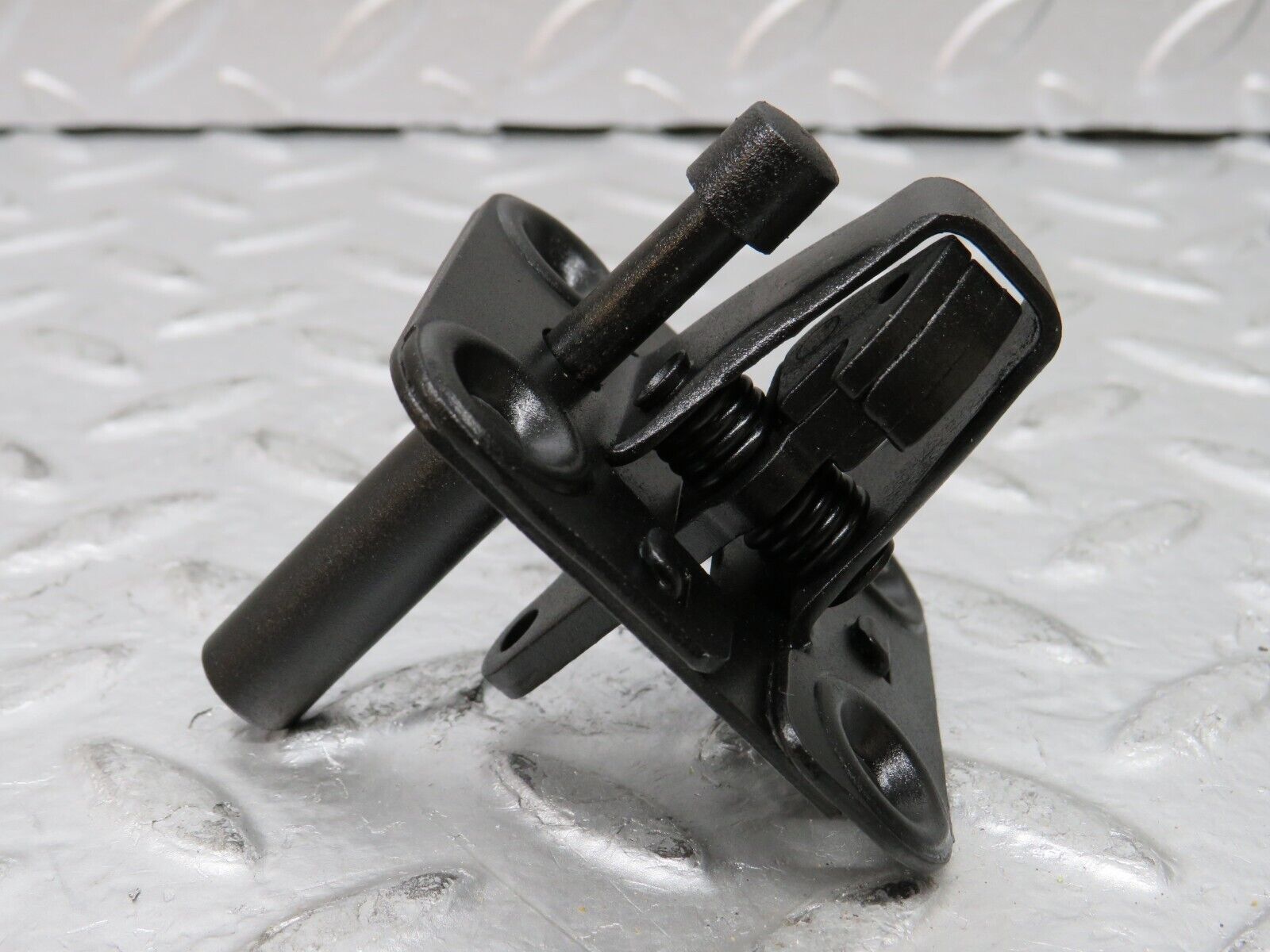 26866 Mercedes-Benz W123 240D Bonnet Lock Latch