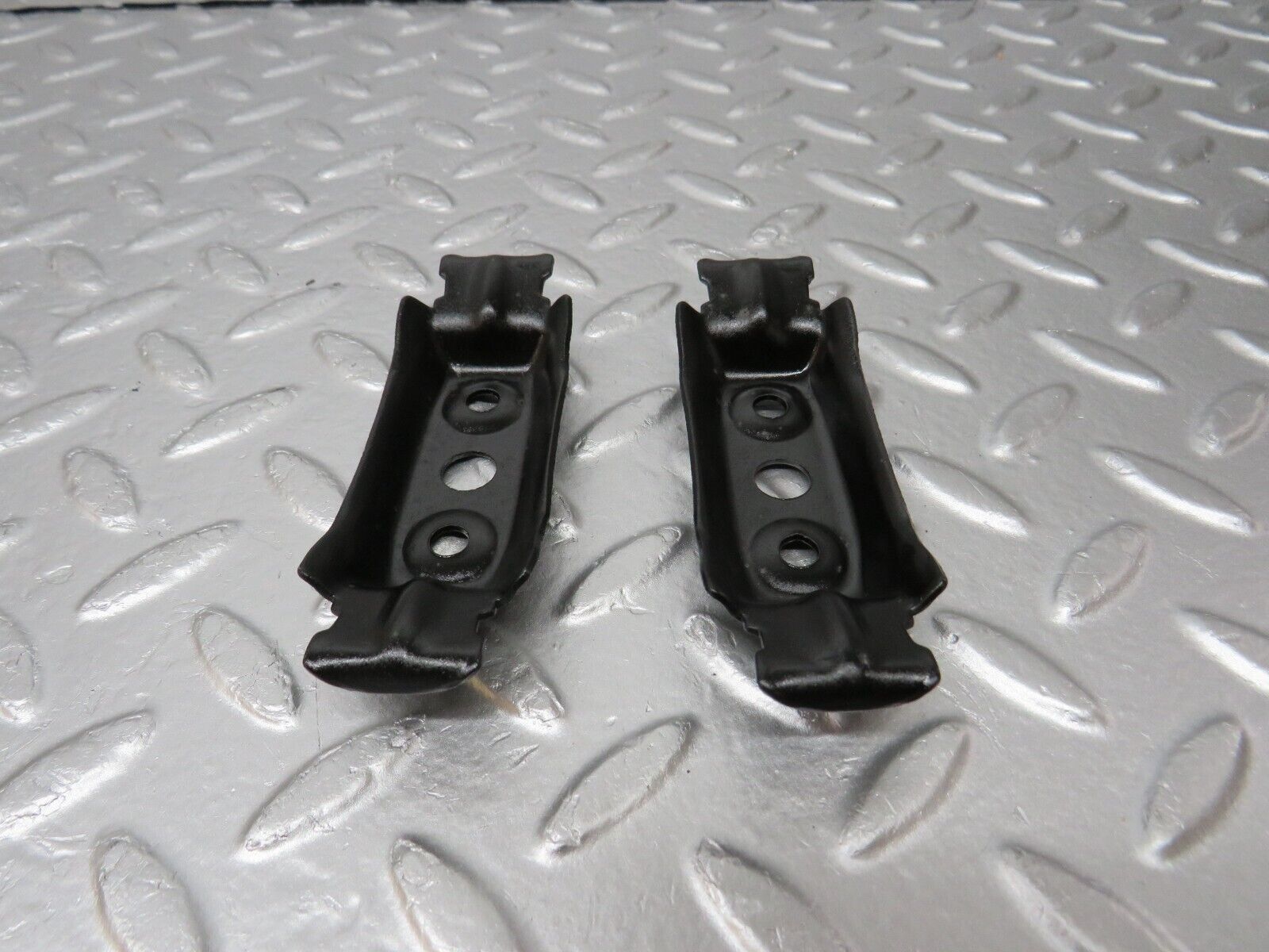 34010 Mercedes-Benz W124 260E Fuel Pump Fuel Filter Bracket Holder