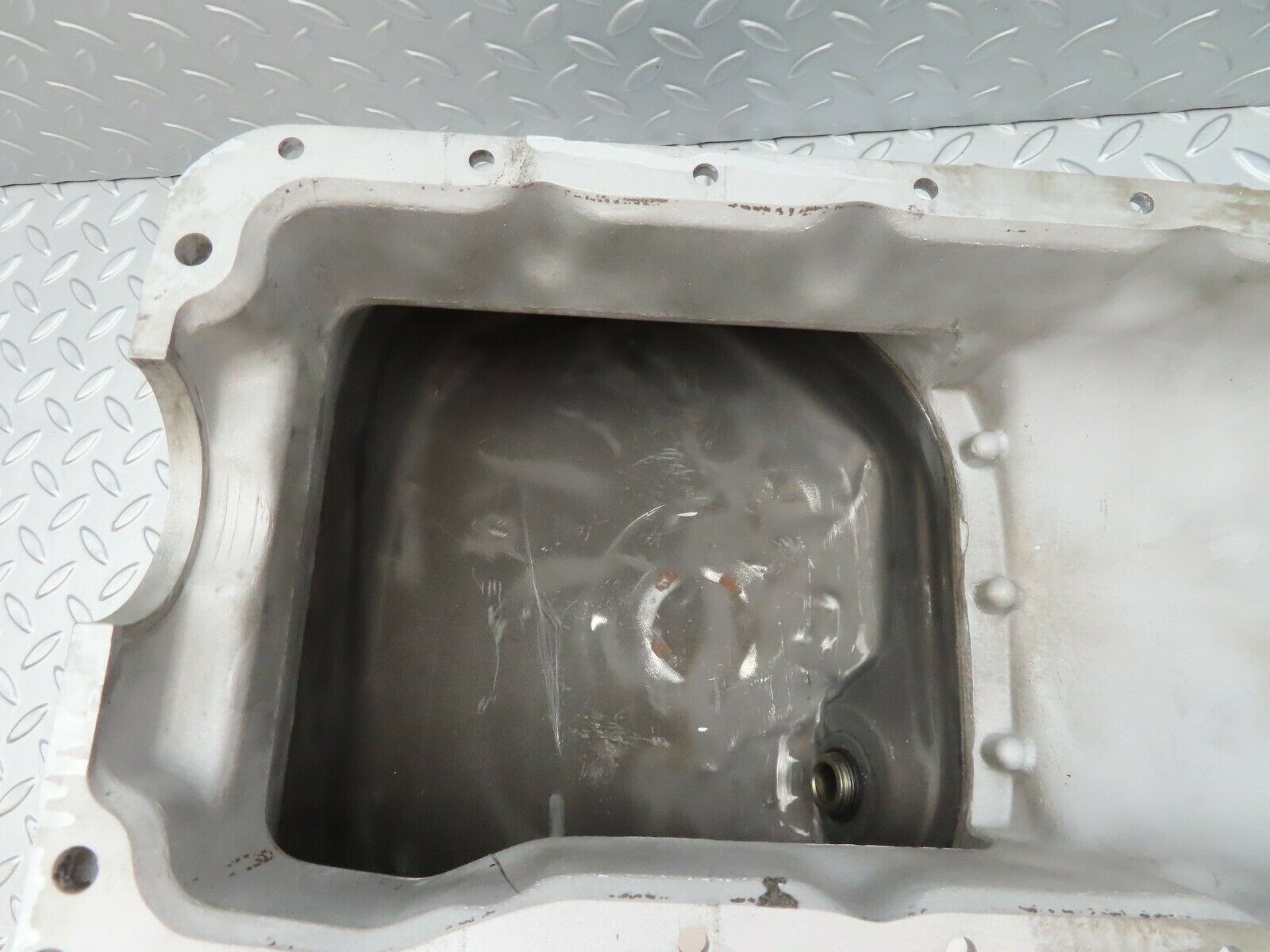 3492 Mercedes-Benz W108 280SE Oil pan Oil sump 1080140302