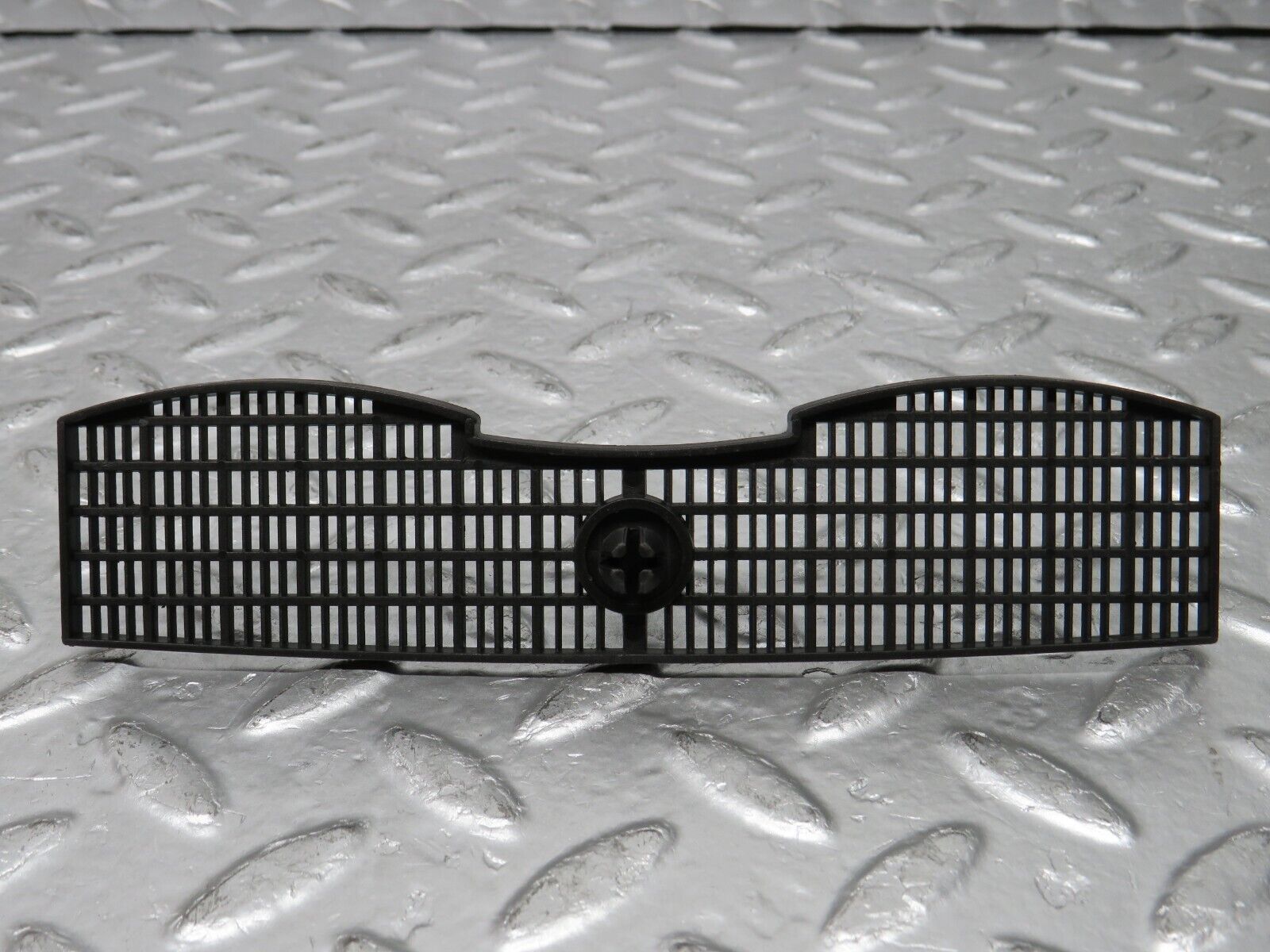 29547 Mercedes-Benz W124 230E Windscreen Water Drain Grill 1246280067