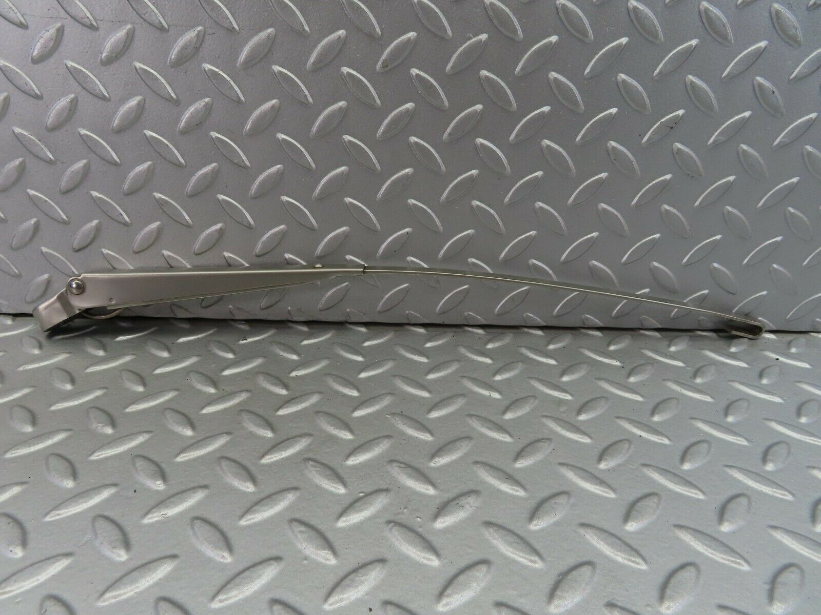 7341 Mercedes-Benz W116 450SE Wiper Arm Bosch Left 3399990553