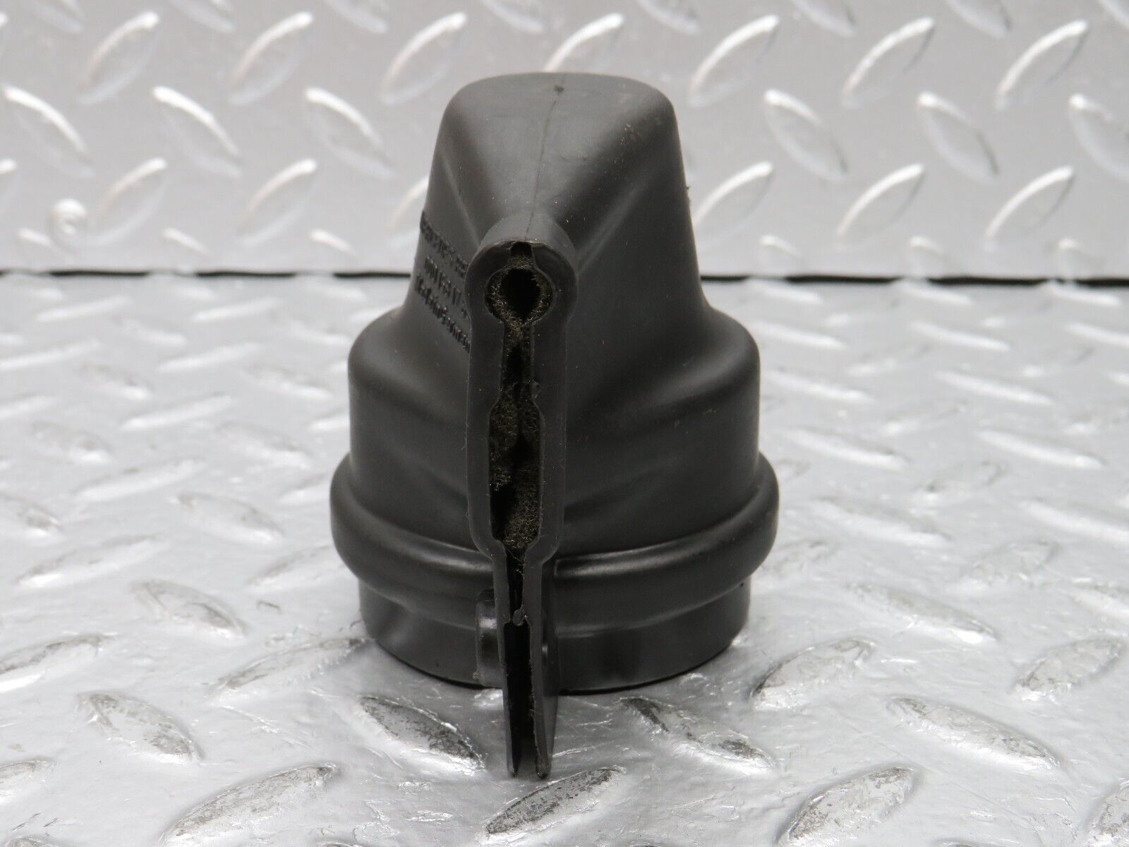 30873 Mercedes-Benz W201 190E 2.0L Ignition Coil Protective Cap 0001581785