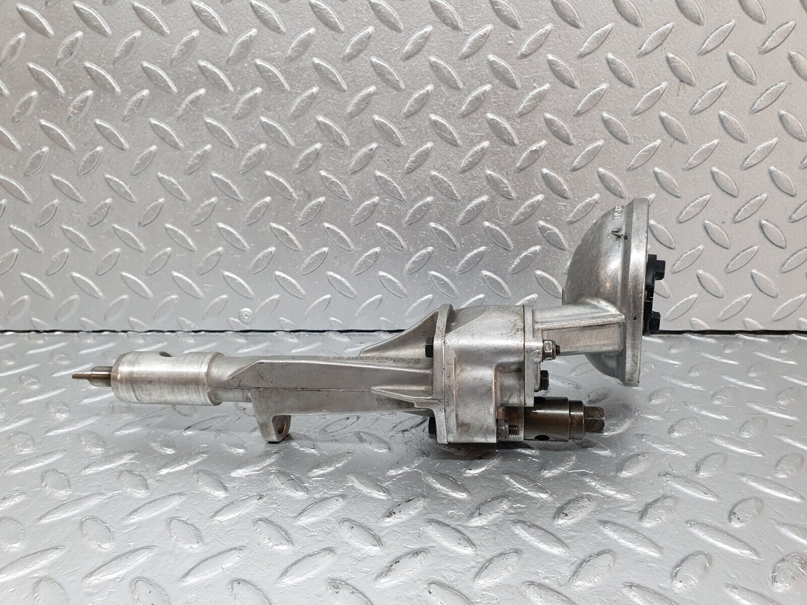 40870 Mercedes-Benz W123 240D Oil Pump 1151860101 6151800202