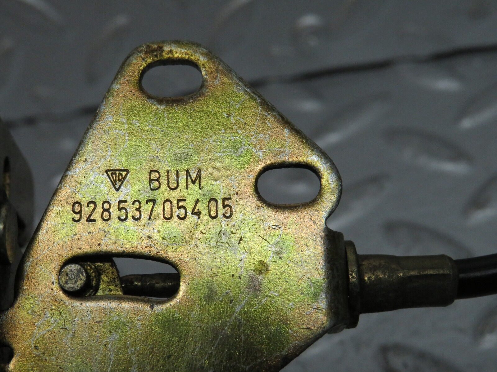 30102 Porsche 924 Right Door Lock Mechanism 92853705405 92853715403