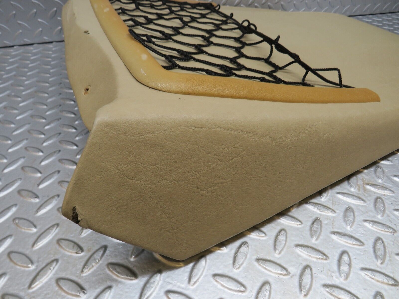 37070 Mercedes-Benz C126 420SEC Coupe Front Right Seat Rear Cover Beige