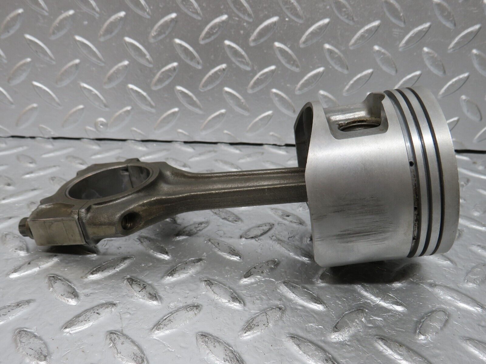 32649 Mercedes-Benz S124 300TE Wagon Piston With Connecting Rod 88.485mm 10205