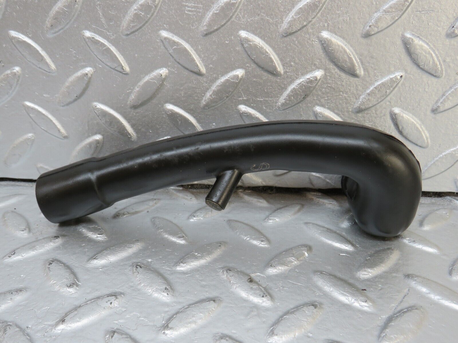 34453 Mercedes-Benz C126 380SEC Coupe Crankcase Breather Hose 1160940791