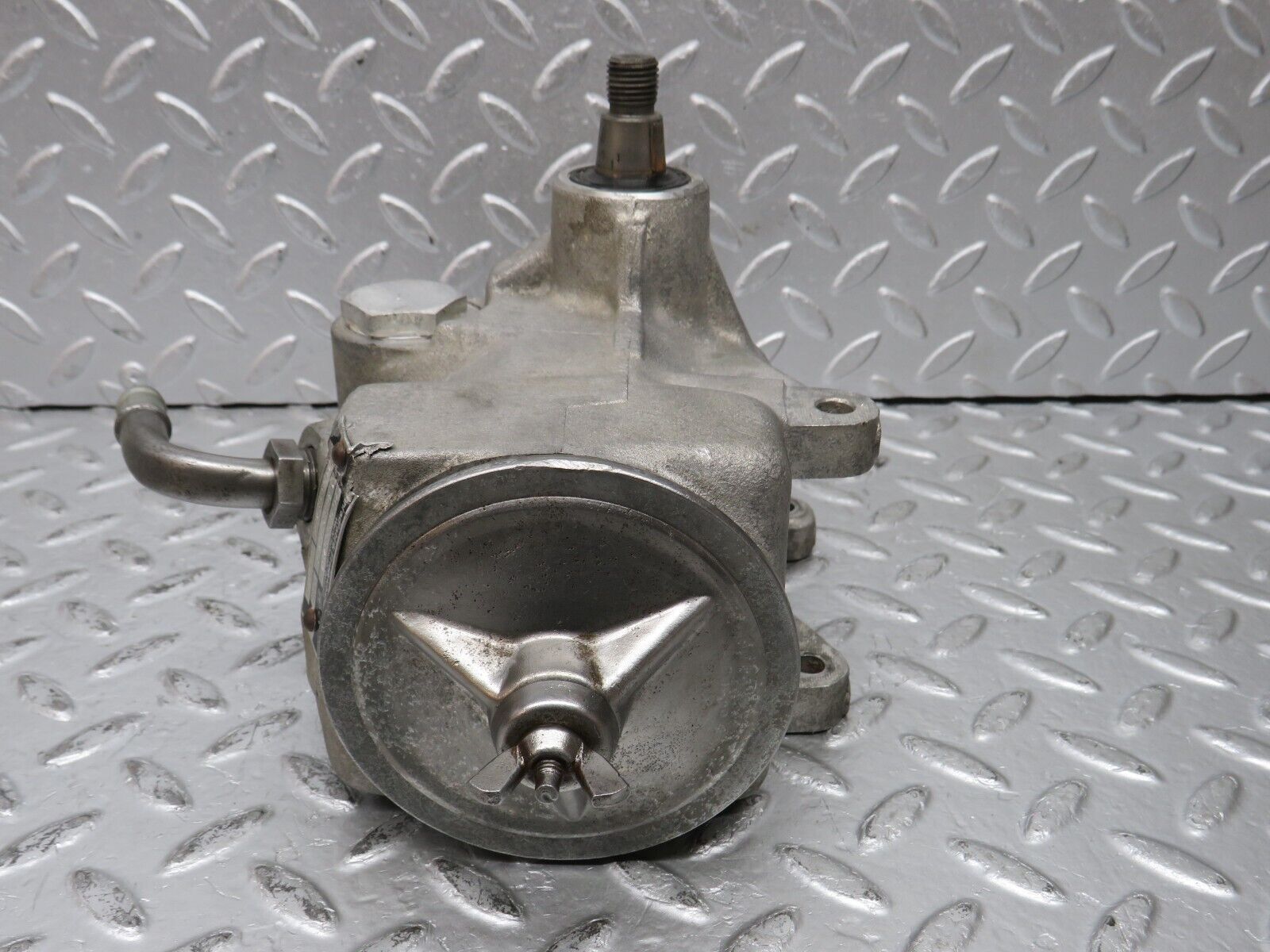 32886 Mercedes-Benz W123 300D Power Steering Pump 1164602480 7672900424