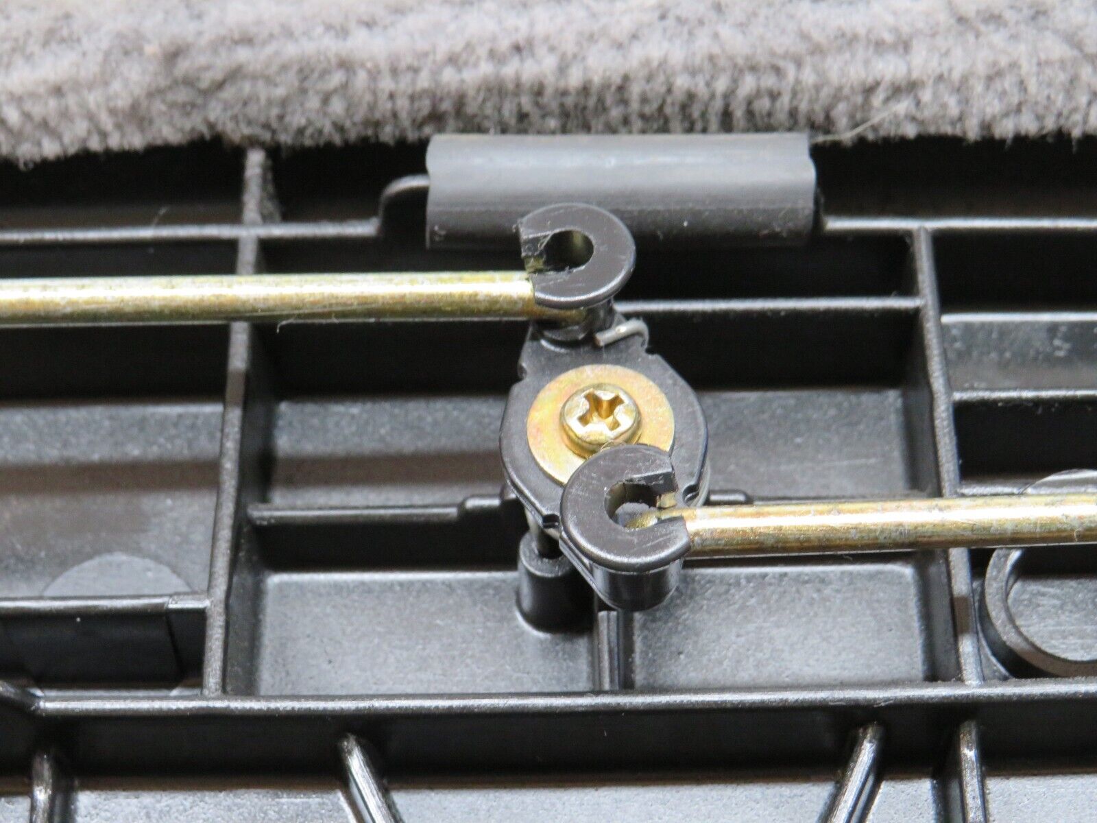 32350 Mercedes-Benz S124 300TE Trunk Side Panel Cover Right Grey 1246923489