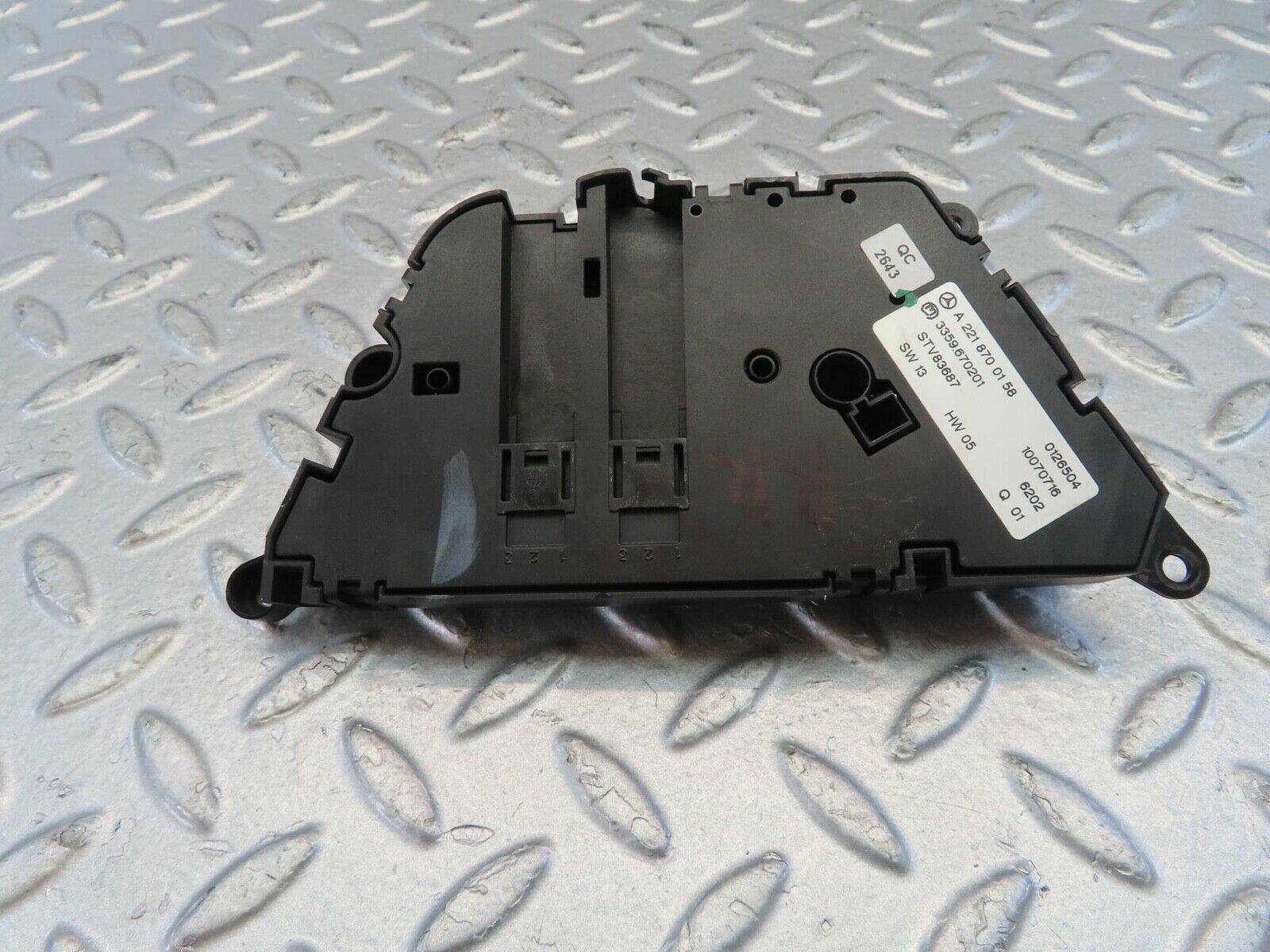 11095 Mercedes-Benz W221 S320 Rear Right Seat Switch 2218700158