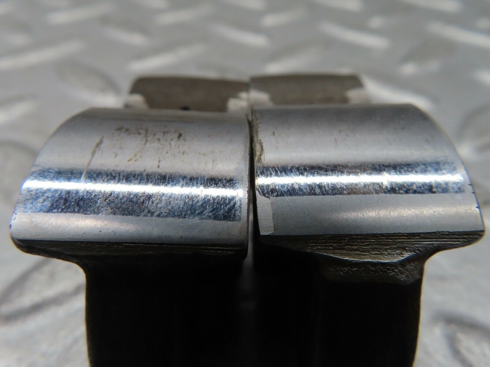 16957 Mercedes-Benz C123 280CE Coupe Valve Rocker Arm With Retaining Spring