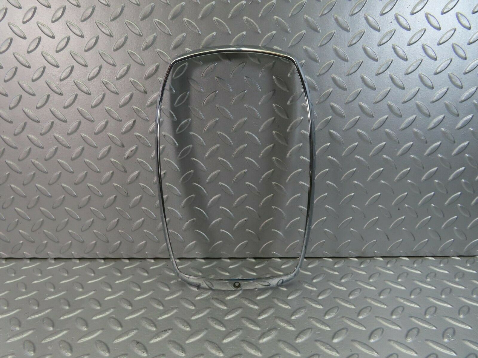 10634 Mercedes-Benz W115 Headlight Chrome Frame