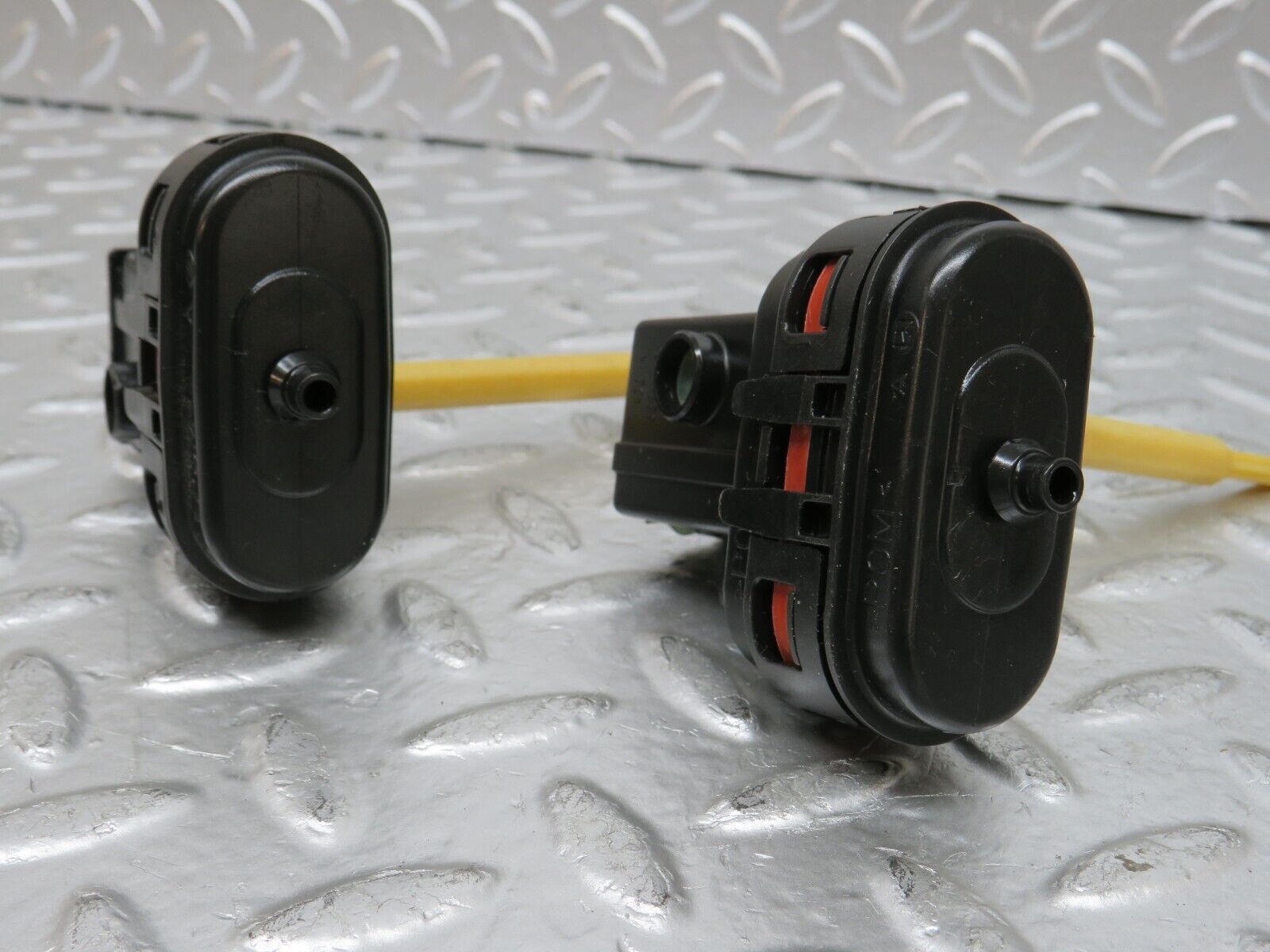 25040 Mercedes-Benz W140 S320 2x Heater Box Vacuum Actuator 9062600602