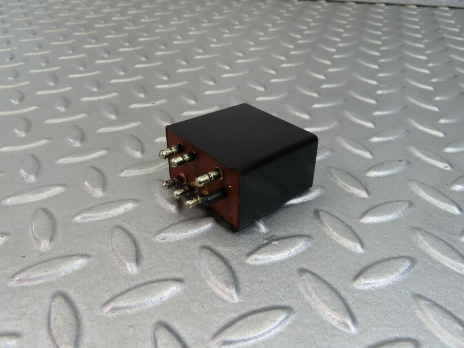 8204 Mercedes-Benz W123 Wiper Control Relay 1238210063