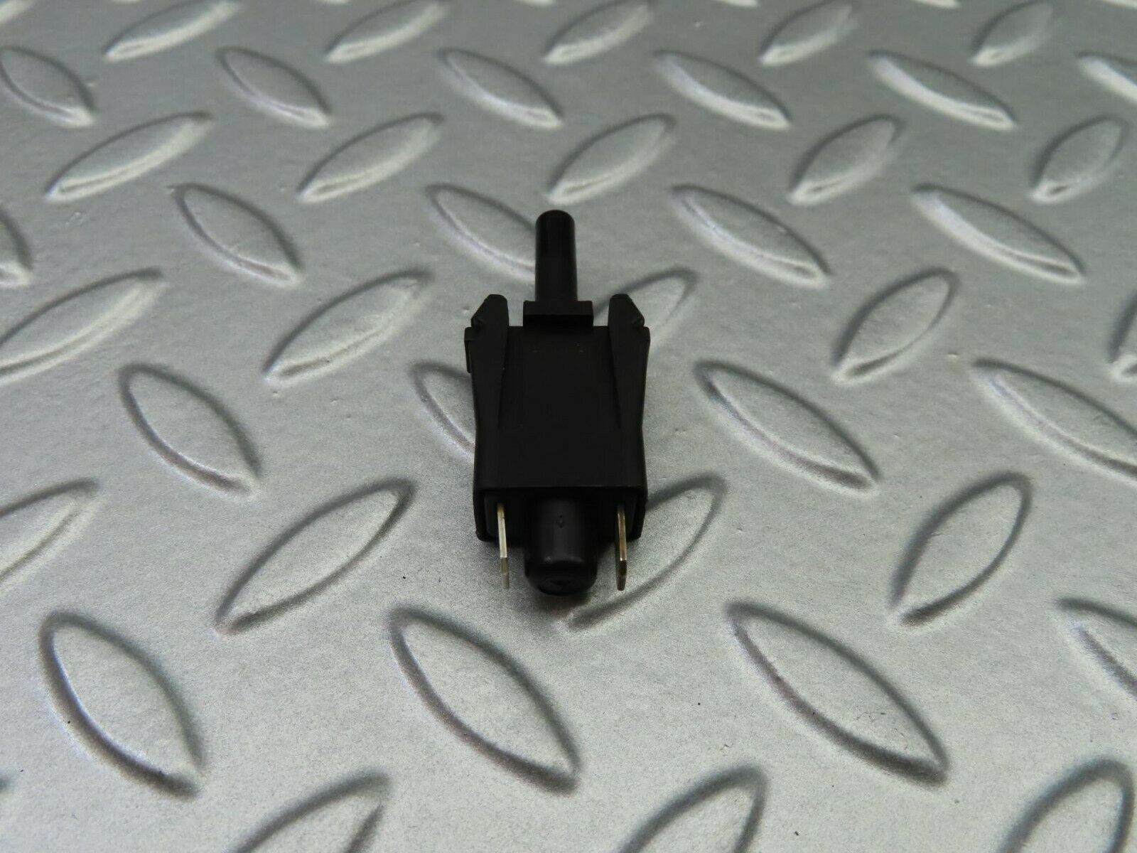 6508 Mercedes-Benz S124 E220 Wagon Door Contact Switch 0015458714