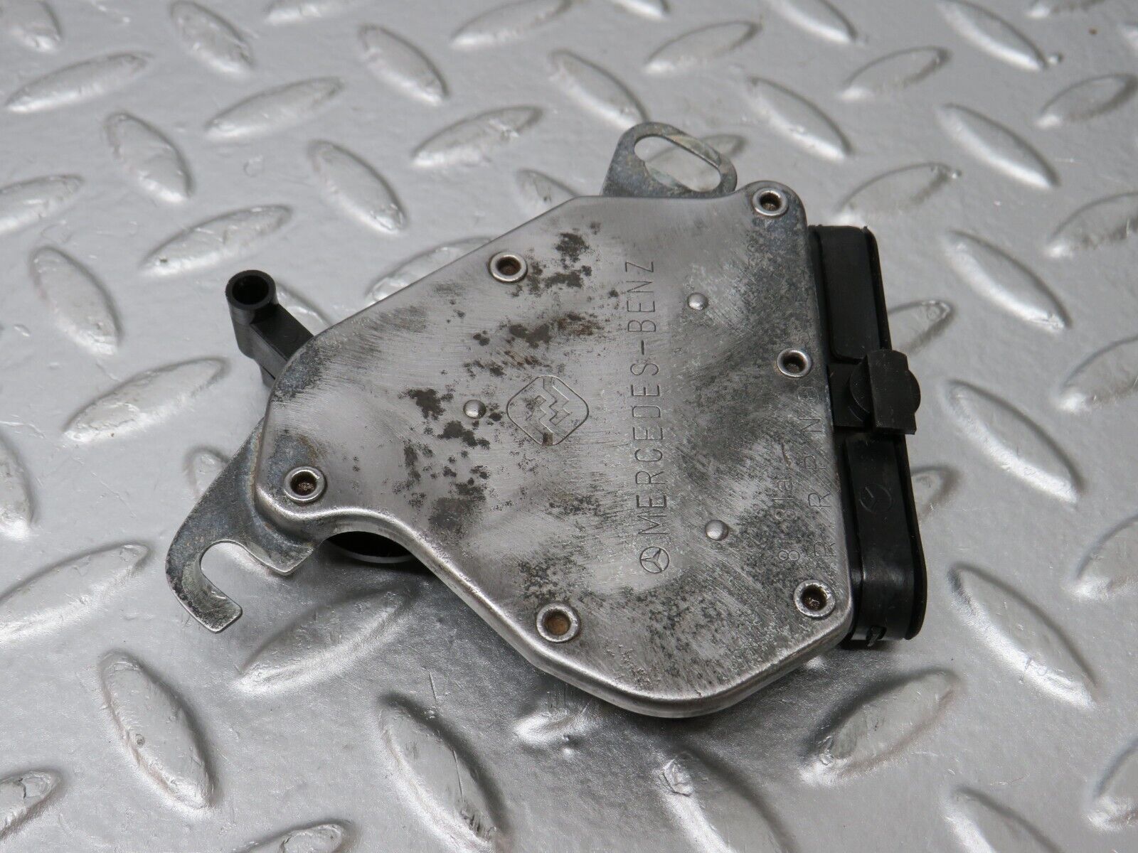 34242 Mercedes-Benz W124 260E Reverse Light Switch 1235450142 1235401945