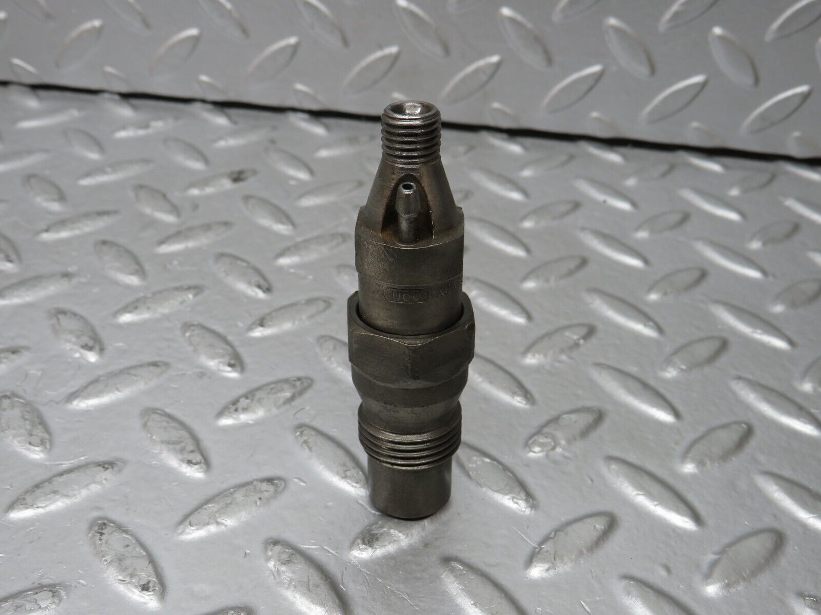 32901 Mercedes-Benz W123 300D Fuel Injector Bosch KCA30S35/4