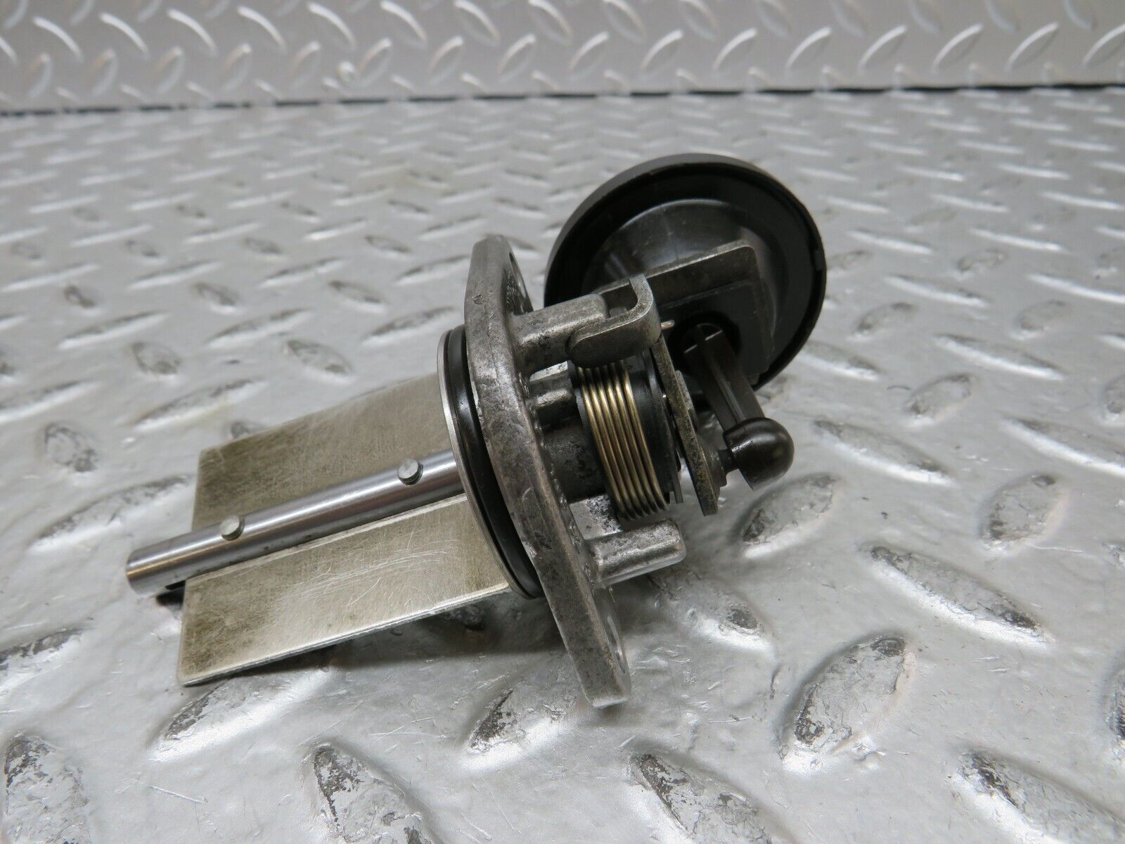 27814 Mercedes-Benz S124 300TE Wagon Intake Valve Pierburg 6061400231