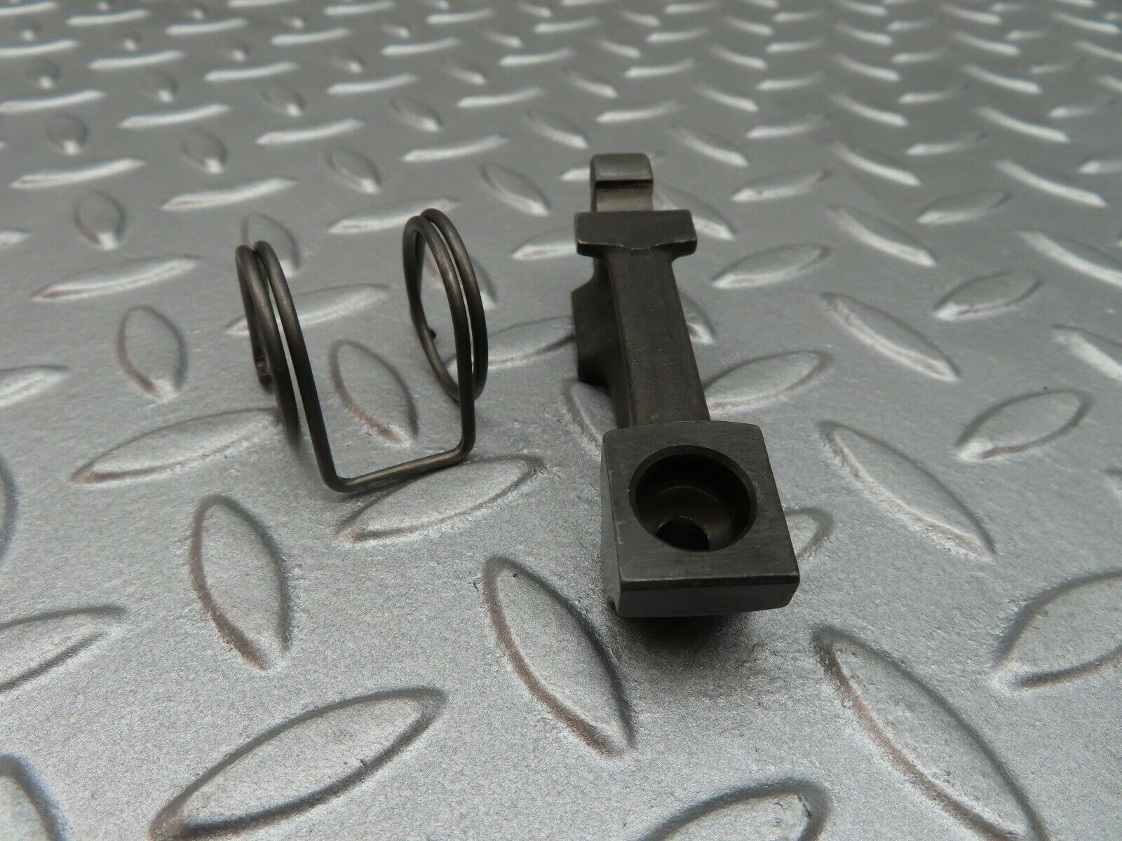 3529 Mercedes-Benz W108 280SE Valve Rocker Arm With Retaining Spring