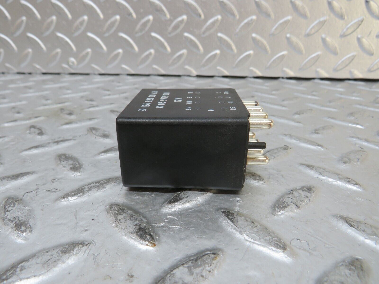 27546 Mercedes-Benz S124 300TE Wagon Rear Windscreen Wiper Relay 1248210063