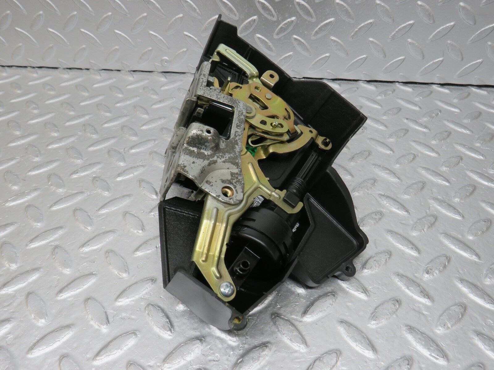 34707 Mercedes-Benz W210 320E Rear Left Door Lock Mechanism 2027300535