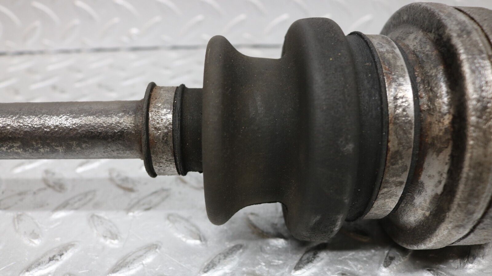 37176 Mercedes-Benz C126 420SEC Coupe Axle Shaft Drive Shaft