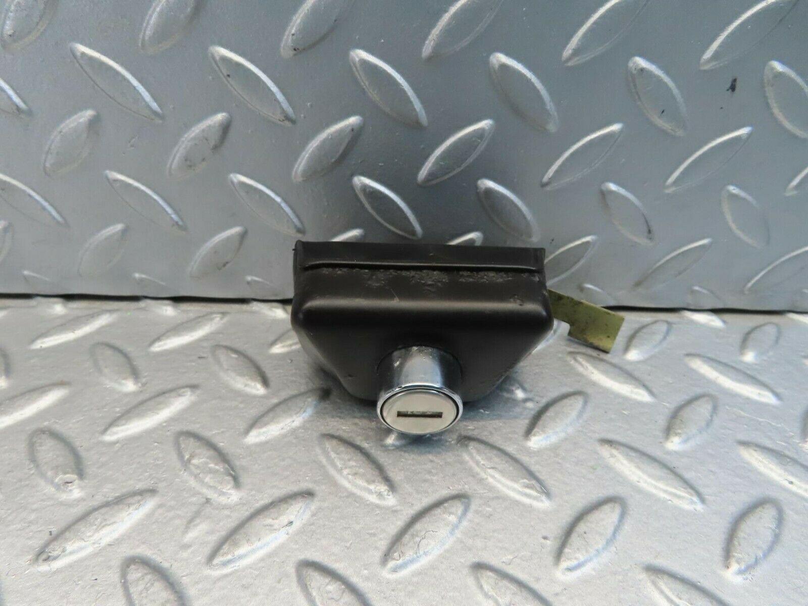 11414 Mercedes-Benz C123 230CE Coupe Trunk Lock No Key 1237580096