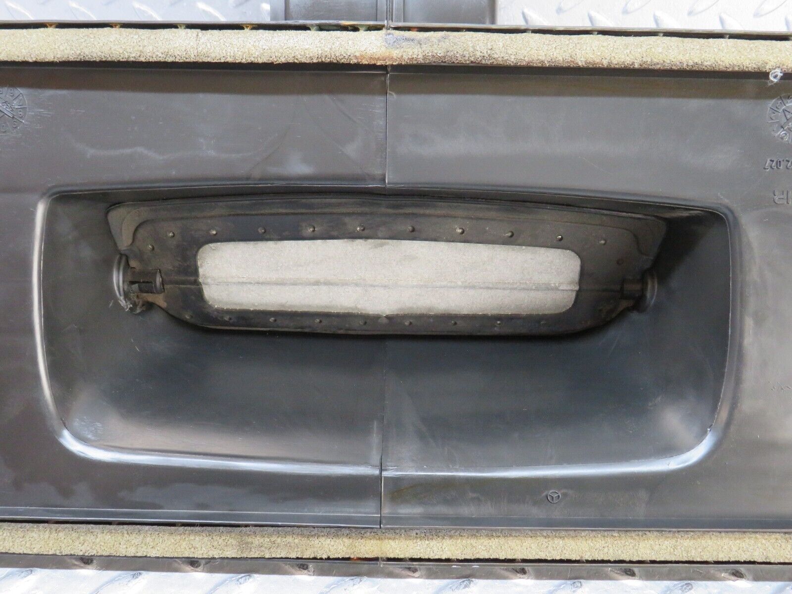 36477 Mercedes-Benz W201 190E 2.0L Heater Blower Housing Behr 91.484.52.017